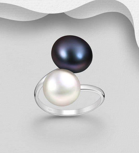 925 Sterling Silver Adjustable Ring, Decorated With Freshwater Pearls