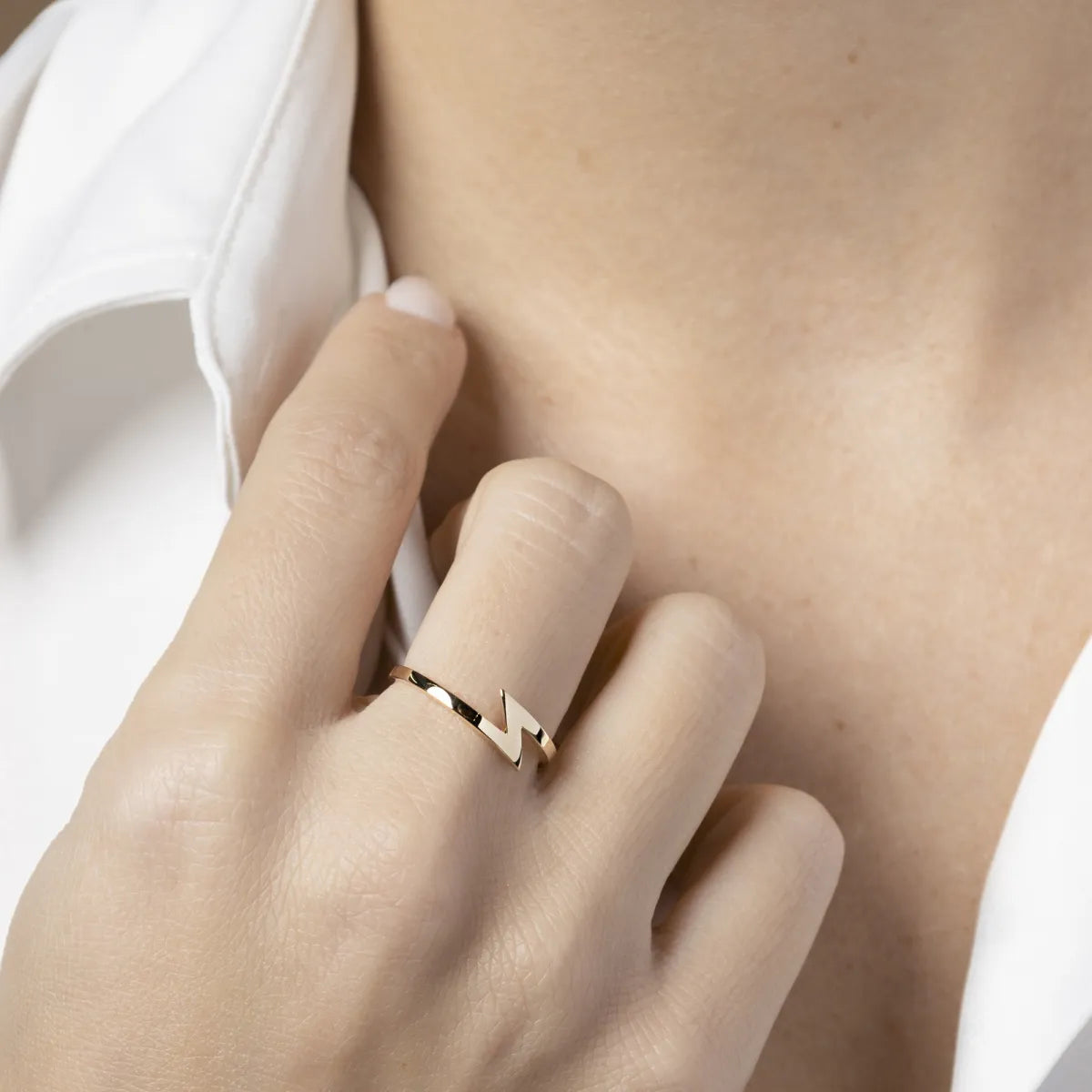 14ct Yellow gold ring with minimalist design